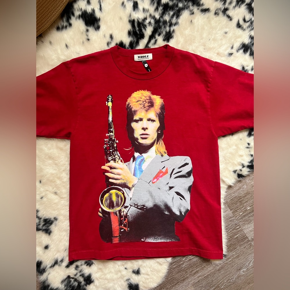 ❤️‍🔥 SOLD ❤️‍🔥 WHOLE David Bowie Sax Graphic Tee